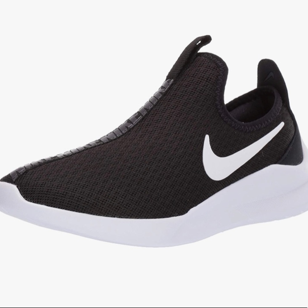 New Nike shoes no lace